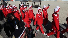 Armáda roztlieskavačiek z KĽDR baví internet. To je iná spartakiáda