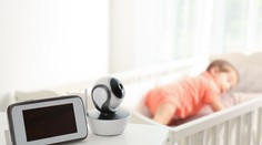 Rodičia zažili nočnú moru: Hacker sa v noci prihováral ich dieťaťu cez baby monitor