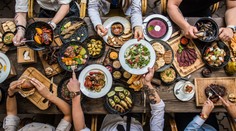 Rakovinu môžu signalizovať viaceré príznaky. Niektoré sa dajú zbadať aj počas jedenia