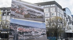 Kontroverzný hotel na nábreží Dunaja prerobia. Z farebného čuda bude šedá myška