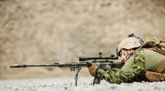 Kanadský sniper prekonal rekord v zastrelení na diaľku
