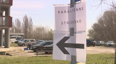 Prečo musia navrátilci čakať na umiestnenie do karantény dlhé hodiny? Tu je odpoveď ministra