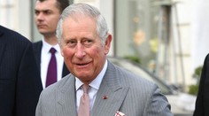 Princ Charles porušil protokol. V tomto prípade mu to ale odpustíme