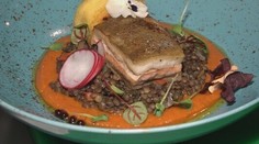 Segedínsky guláš s parenou knedľou na vegánsky spôsob