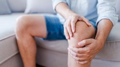 Príznaky, ktoré signalizujú artritídu. Neignorujte ich, včasná diagnostika vás ušetrí mnohej bolesti