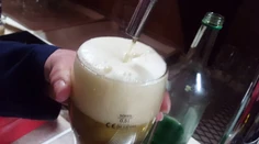 Jedno pivko v práci? Zákon to zakazuje, ale firmy to môžu povoliť
