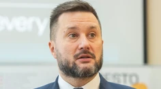Primátor Bratislavy skritizoval vládu. Strelil capa, odkázal mu Heger