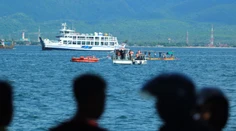 Pri Bali sa potopil trajekt. Mŕtvu matku našli zvierať svoje dieťa