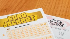Eurojackpot má nového rekordmana. Výherca ukrýval tiket dokrčený v zásuvke