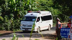 Komplikácie pri záchrane zvyšných chlapcov a trénera. Vyťahovať ich možno budú niekoľko dní