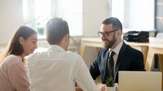 Prvá banka na Slovensku zavádza štvordňový pracovný týždeň. Režim začnú testovať už od júna