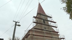 Malý zázrak v Jankovciach. Kostol rok po zemetrasení stále stojí a prišli aj dobré správy