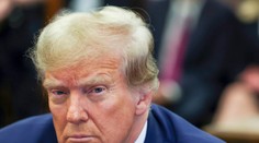 Trump dostal za podvod s nehnuteľnosťami pokutu vyše 350 miliónov dolárov a zákaz podnikať v New Yorku