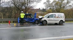 Smrteľná nehoda pri Bardejove. Čelnú zrážku neprežil vodič so spolujazdkyňou