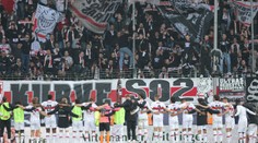 VIDEO: Brankár nemal nárok. Stuttgart nakopol v šesťbodovom zápase parádny angličák