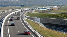 Privádzač cesty z Lehoty k R1 bude hotový do mája