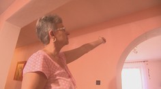 Obyvatelia kedysi pokojnej časti Levíc nevedia spať a praskajú im steny