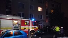 Pre ďalší požiar evakuovali bytovku v Prešove. V nemocnici skončilo šesť ľudí aj jedno dieťa