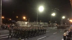 VIDEO: Nočné manévre pred SNP: Prehliadku nacvičovalo vyše 1 800 vojakov
