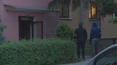 Susedia upozornili na divný smrad z bytu. Našli telá matky (†85) a syna (†66)