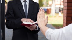 Rusko zakázalo činnosť svedkom Jehovovým, zhabe im všetky majetky