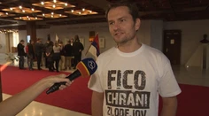 Matovič sa postavil pred rečniaceho Fica v takomto tričku. Pozrite si, čo nasledovalo