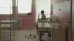 Chlapec zomrel v nemocnici mesiace po ťažkej autonehode. Rodičia majú pochybnosti o liečbe
