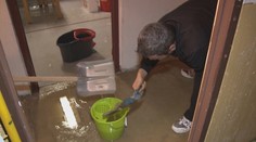 Smradľavá splašková voda zaplavuje byty. Susedia teraz zisťujú, kto upcháva WC