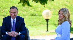 Z. Čaputová prijala v záhrade dvoch prezidentských partnerov