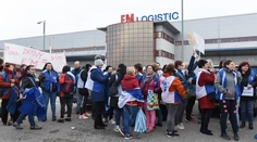 V Seredi protestovali odborári. Zaujímavé je, že nie pre mzdy