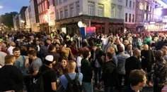 VIDEO: Británia otvorila cez víkend bary, reštaurácie i kiná. Pozrite sa na to šialenstvo