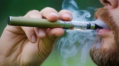 V USA zomrel už štvrtý človek na chorobu spôsobenú fajčením e-cigariet