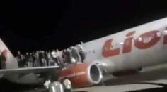 Panika v lietadle: Muž povedal, že je tam bomba. Ľudia začali vyskakovať von