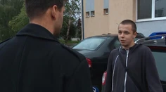 V inzeráte sľuboval 25 eur za zastrelenie migranta. Teraz im špinavo nadáva