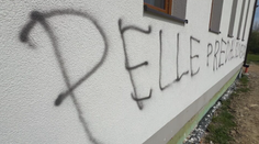 Žilinčania hromžia. Zlosť z volieb si niekto vybúril na rozostavanom kostole