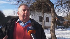 Pán Javor účty platí, no elektriku na chalupe aj tak nemá. Problém je u suseda