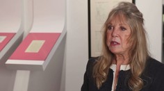 Jedna žena a dvaja muži. Modelka (80) draží listy od svojich slávnych exmanželov