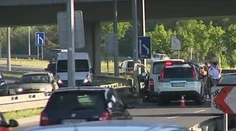 Náhaňačka so šialencom v dodávke po Bratislave. Zranili sa traja policajti!