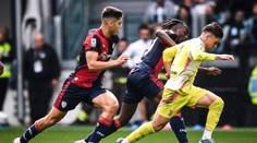 Vo Fiorentine dve červené a tri zahodené penalty. Obert ubránil Juventus, jeho Cagliari uhralo cenný výsledok