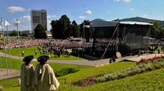 Oslavy 70. výročia SNP si prišlo naživo pozrieť asi 10-tisíc ľudí