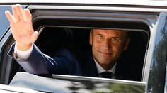 Macronova koalícia tesne zvíťazila v prvom kole volieb