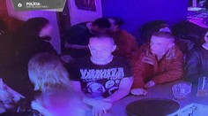 Dajte si pozor na týchto dvoch. Tam, kde sa objavia, miznú ruksaky