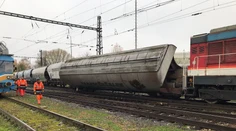 Po vykoľajení vlaku budú v úseku Palárikovo - Tvrdošovce jazdiť rýchlosťou 50 kilometrov za hodinu