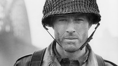 Poznáte tohto fešáka? Je to ikona filmového plátna, ktorá nikdy nezostarne