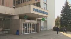 Tvrdý trest pre primára, ktorý nechal pacientku ležať v nemocnici na chodbe v Leviciach