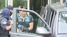 Doma mal celý arzenál a chcel zabíjať. Obvineného z terorizmu vzali do väzby