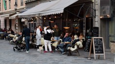 Politici sľubovali, že s vakcínou príde sloboda. Výhody pre očkovaných netrvali dlho a chýbala ich kontrola