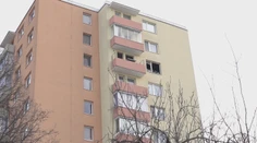 Požiar v Trenčíne: Hasiči našli muža (†77) na ešte tlejúcom matraci. Osudnou sa mu stala cigareta