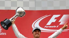 Rosberg vyhral v Japonsku. Mercedes získal Pohár konštruktérov