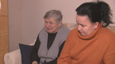 Mama s dcérou si nevedia dať rady. Čakali sedem mesiacov, no opatrovateľský príspevok im neschválili